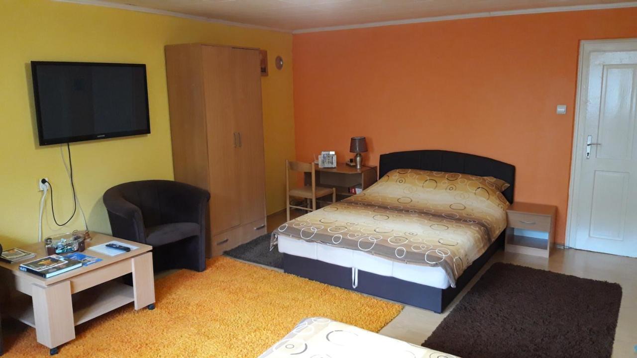 Modern&Cozy Bosnian House With Garden+Free Parking Hotel Sarajevo Buitenkant foto